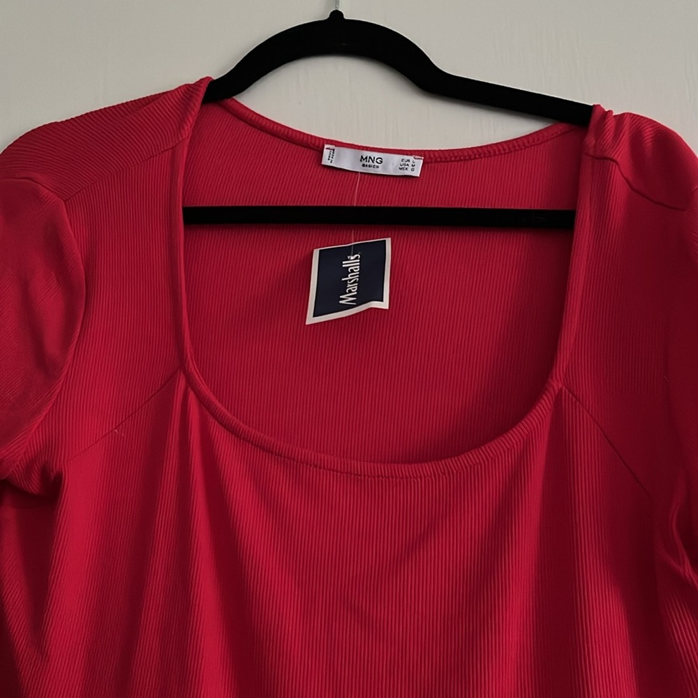 Red Dress - Picture 2 of 3